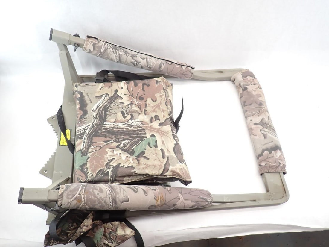API Outdoors Aluminum Climbing Tree Stand (1 of 7)