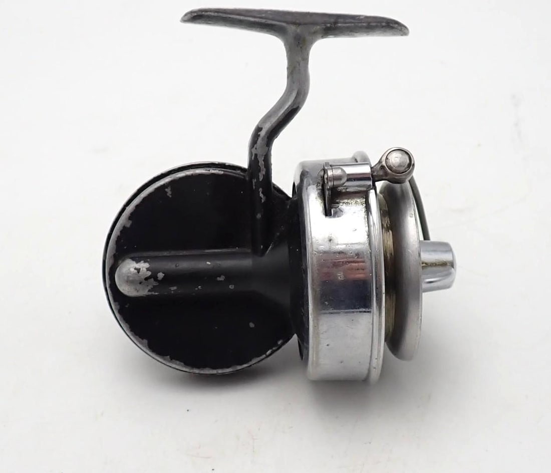 (2) Vintage Spinning Reels - 12