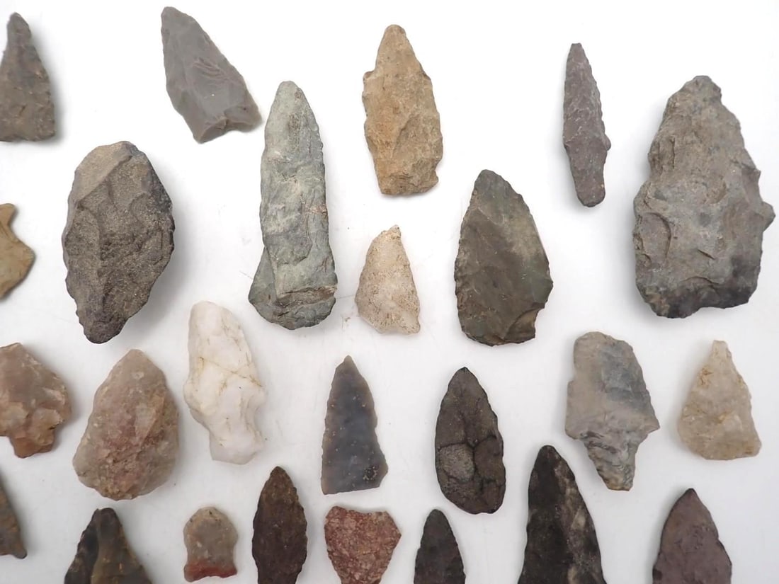 (45 Pc.) Antique American Indian Stone Ax Head & Arrow Heads - 3