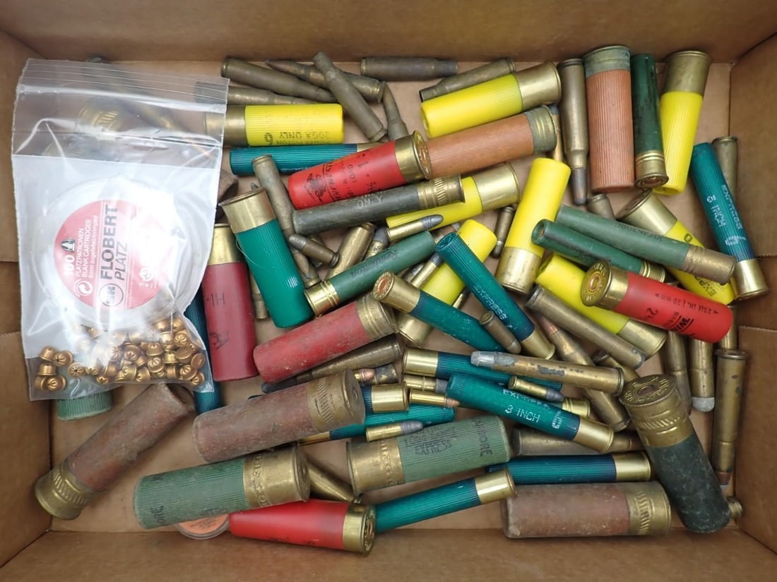 Mixed Cartridge Lot: incl.: 10 Ga. paper shotgun shells; .32-40; 6mm Flobert; more...