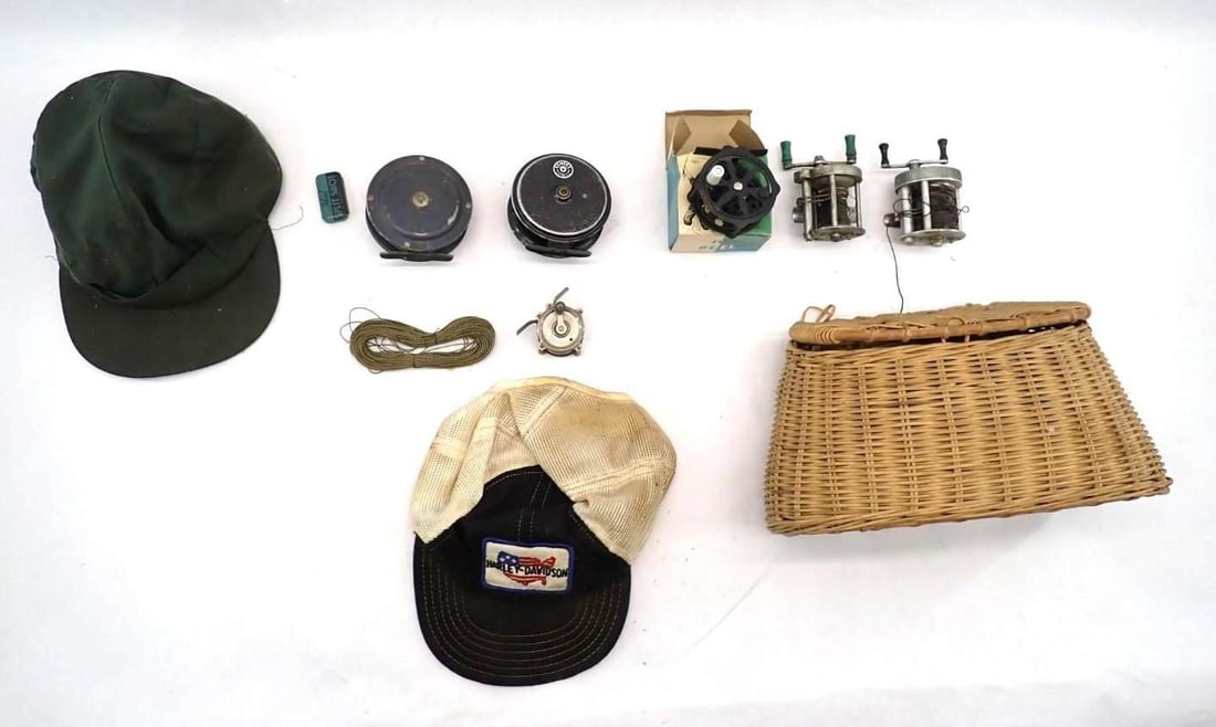 Vintage Fishing Tackle (1 of 14)