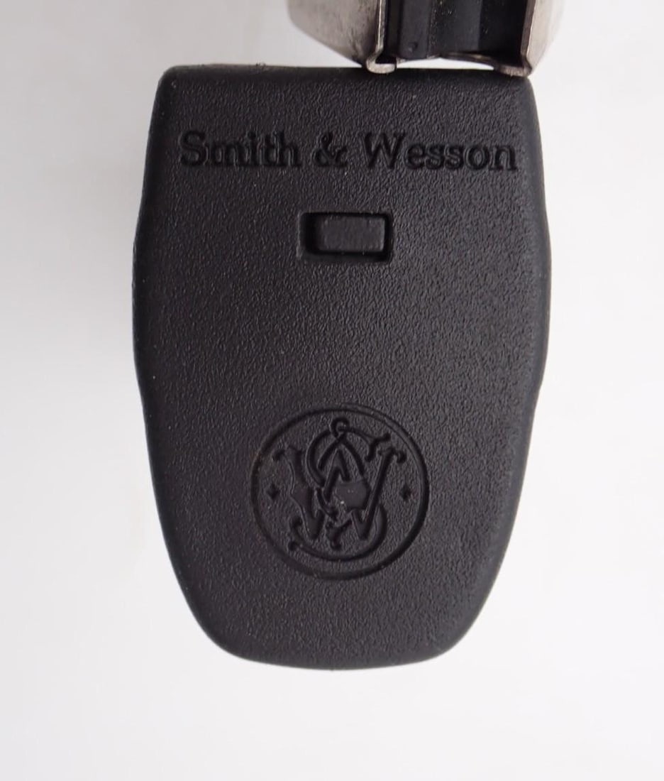 (2) Smith & Wesson SD40 .40 S&W Magazines - 6
