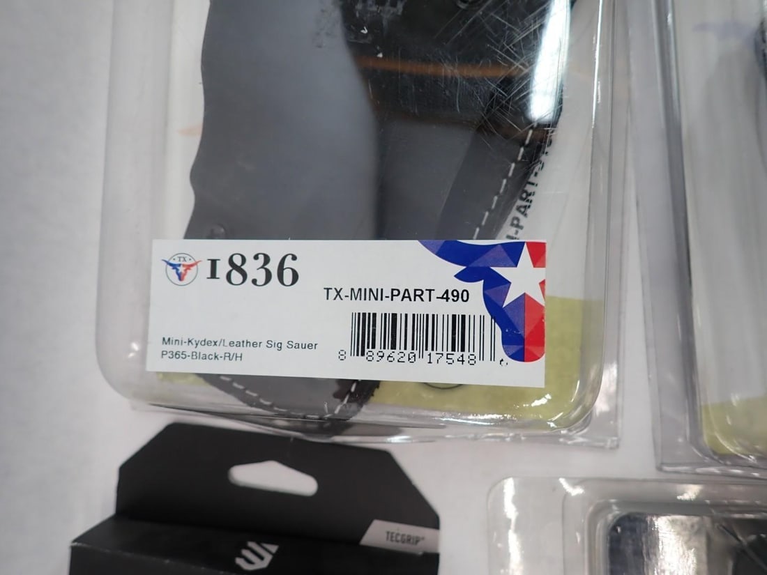 (24) Handgun Holsters - 19