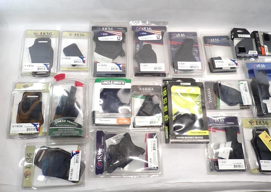 (24) Handgun Holsters (1 of 20)
