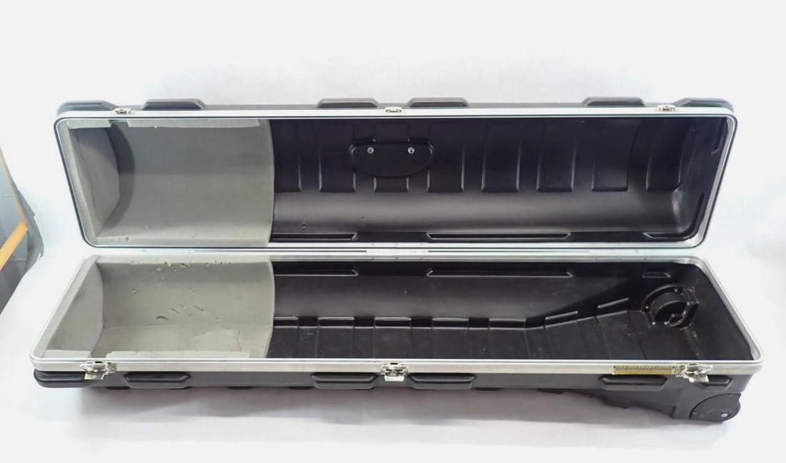 SKB Rolling Hard Case - 4