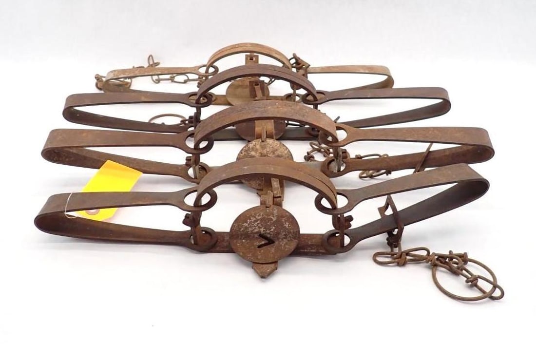 (4) Vintage Traps: (4) Vintage Traps