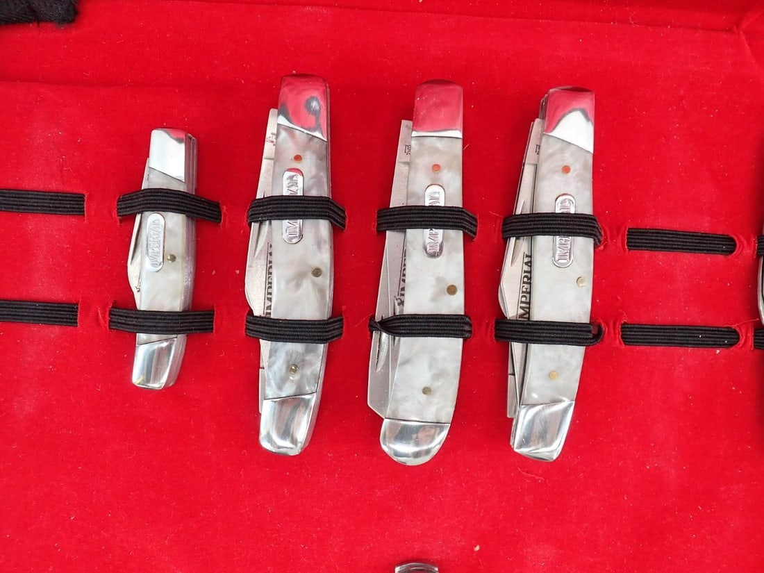(12) Folding Knives & Case - 3