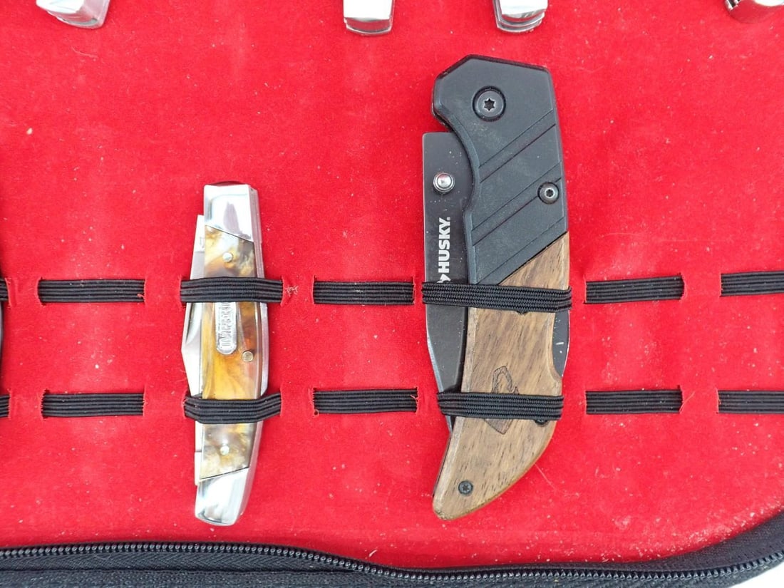 (12) Folding Knives & Case - 5
