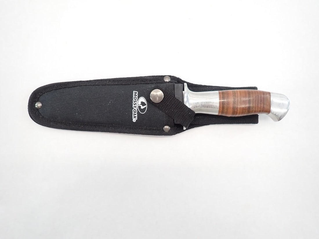 (9) Folding & Fixed Blade Knives - 11