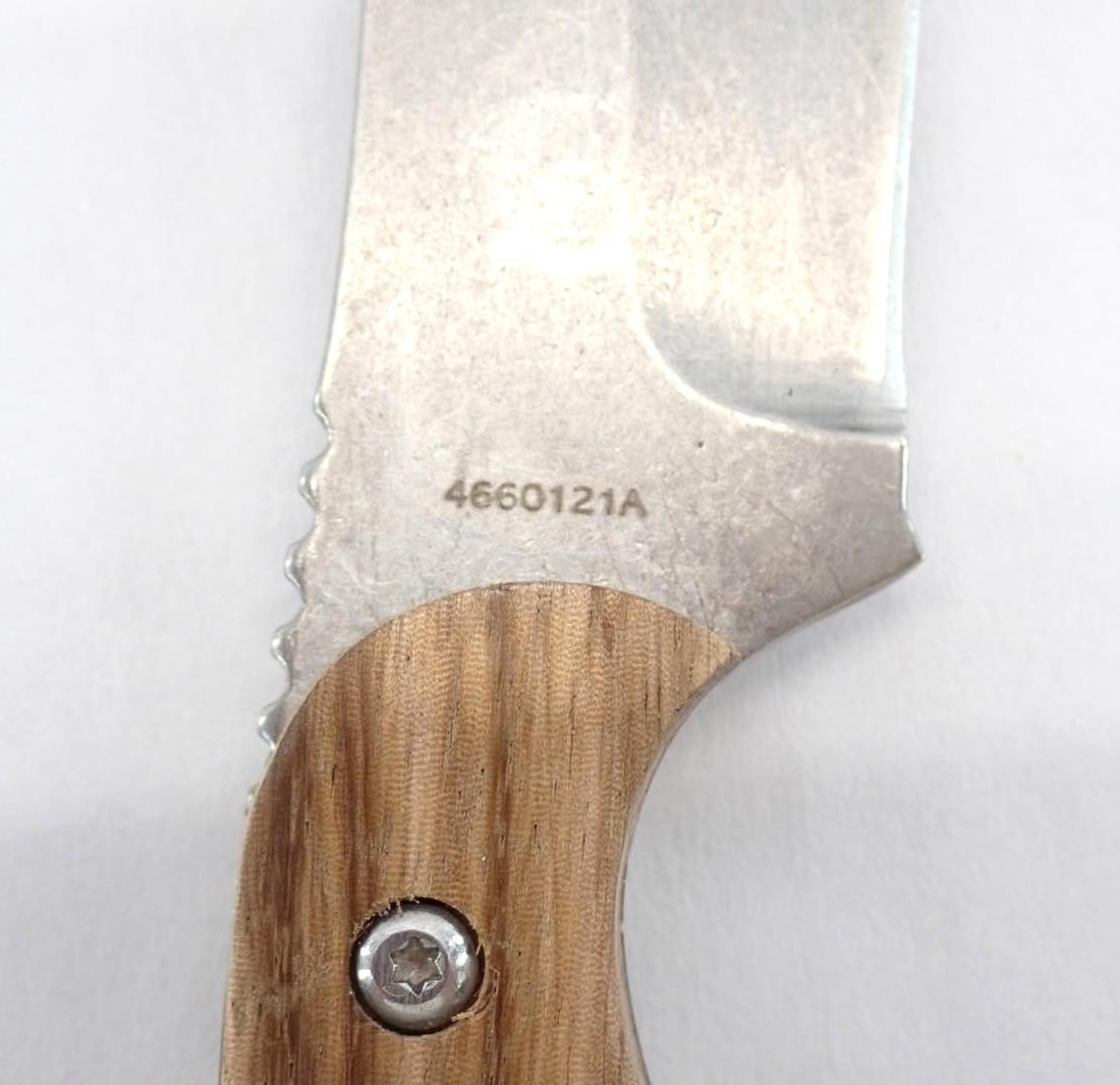 (9) Folding & Fixed Blade Knives - 17