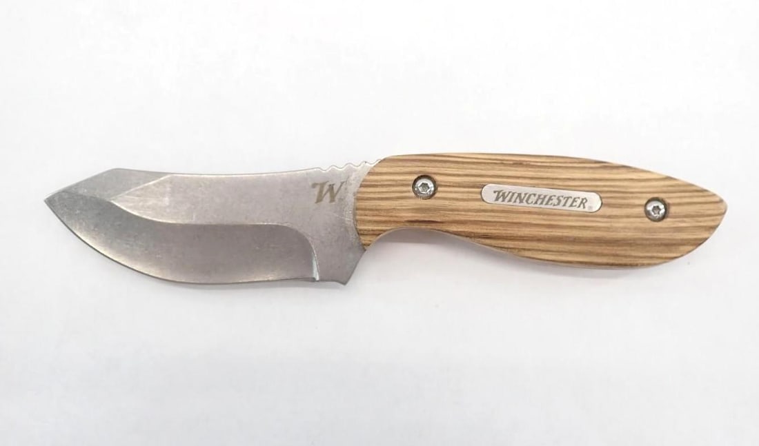 (9) Folding & Fixed Blade Knives - 18