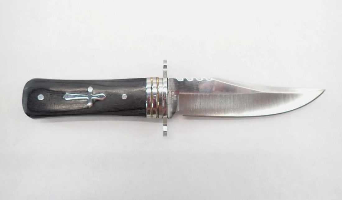 (9) Folding & Fixed Blade Knives - 20