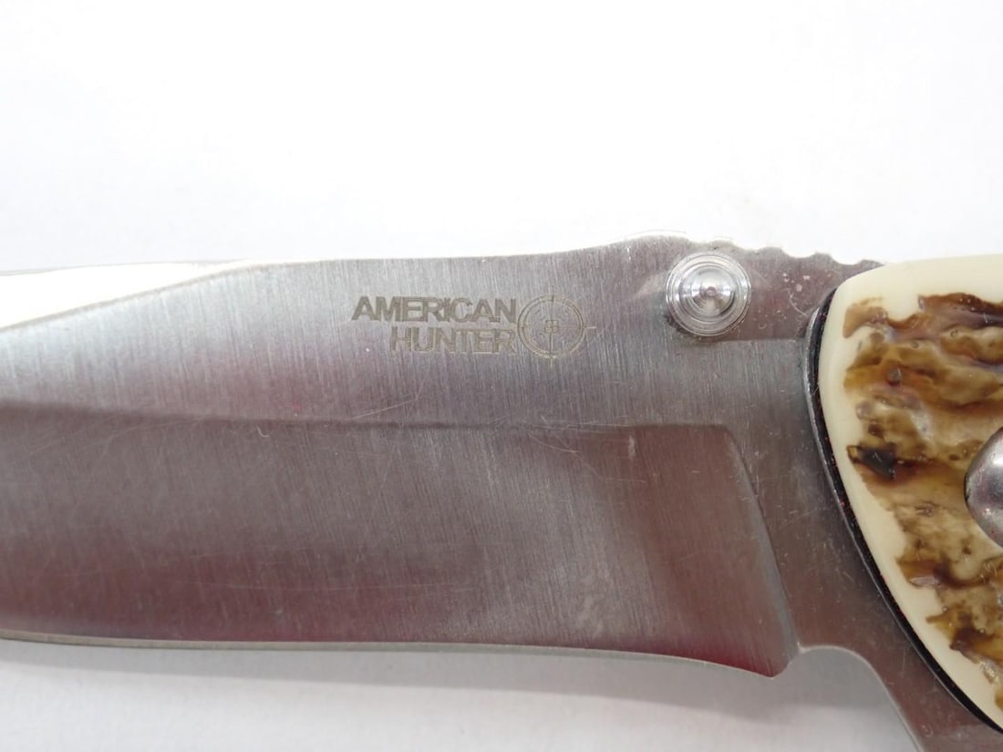 (7) Folding & Fixed Blade Knives - 16
