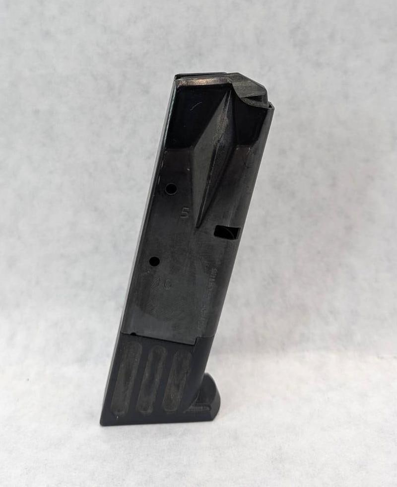 Smith & Wesson 5900 9mm Magazine: 10 Round