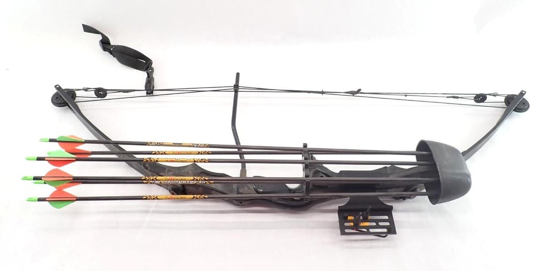 Pearson Bushmaster Magnum 268 Compound Bow: Includes quiver, 6 arrows, and release