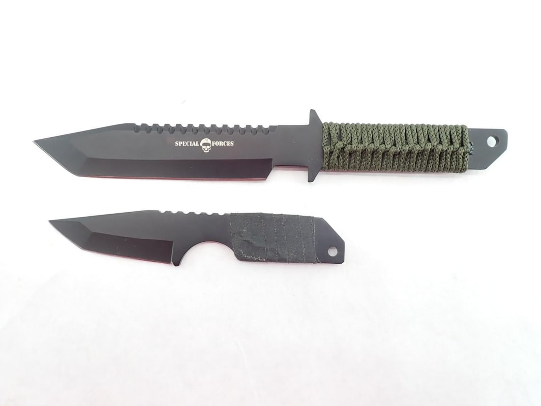 Outdoor/Throwing Knives Lot - 4
