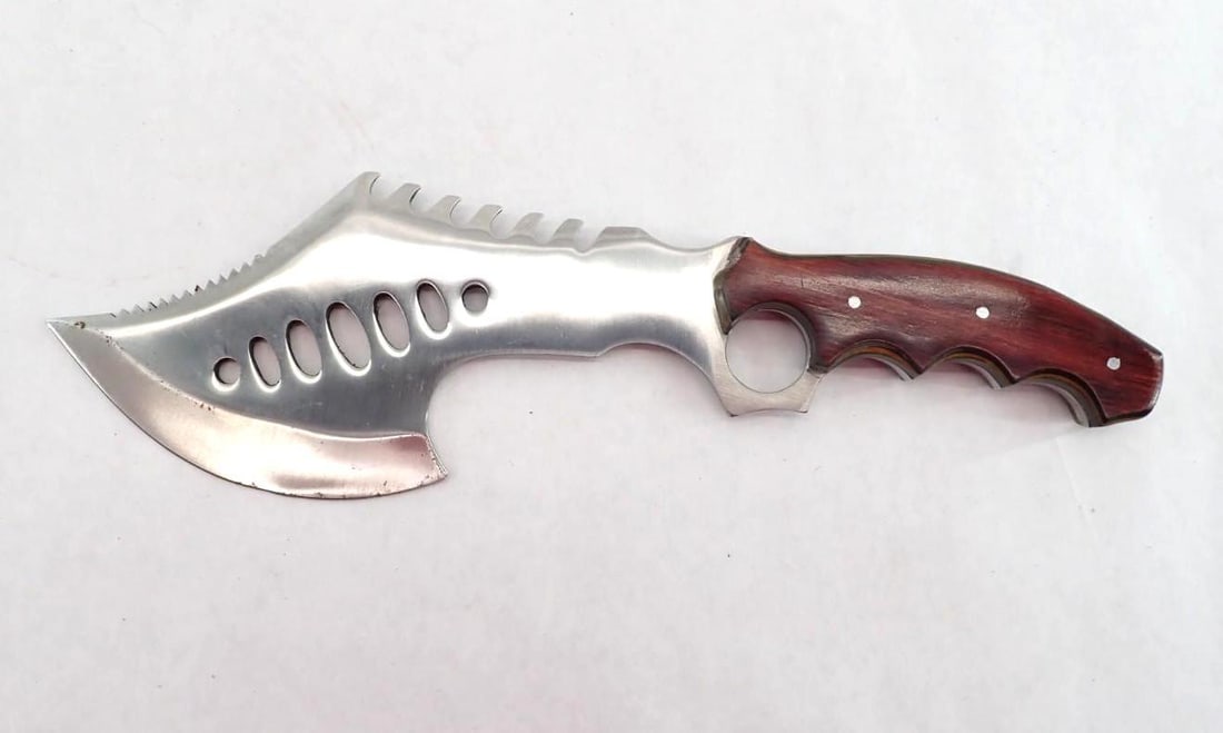 (10) Fantasy Swords/Knives - 12