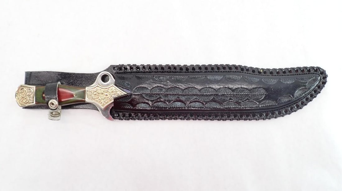 (10) Fantasy Swords/Knives - 16