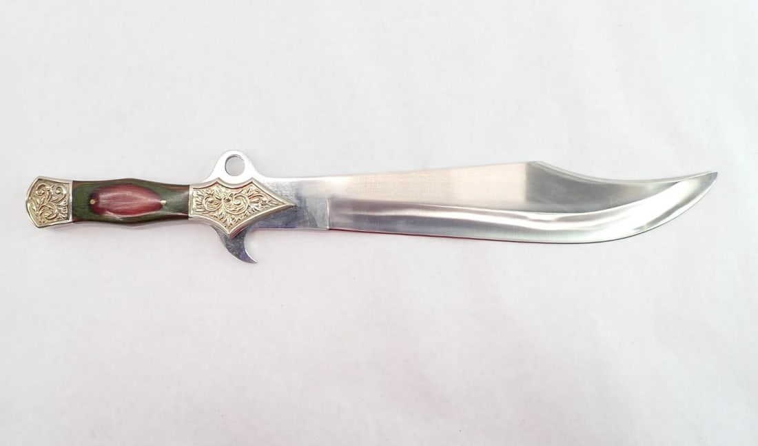 (10) Fantasy Swords/Knives - 17