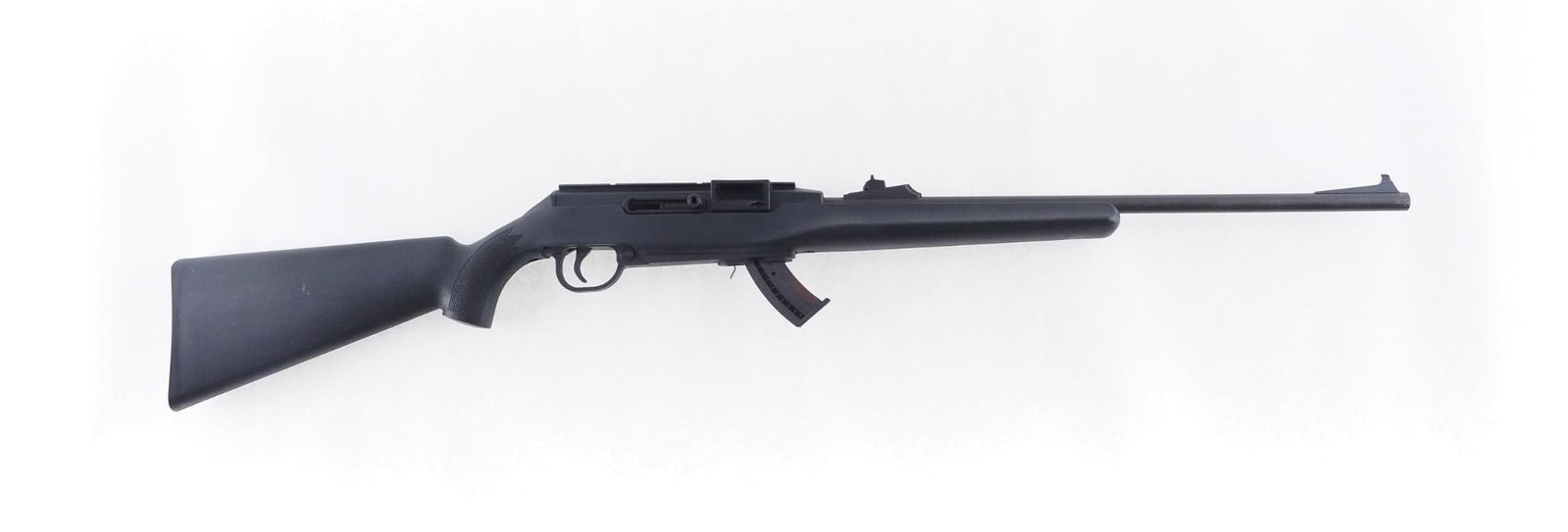 Remington 522 Viper Rifle: SN: 3017166 Cal: .22 LR Action Type: Semi Auto Barrel Length: 20" Sights/Optics: Factory sights Stock: Black synthetic stock Finish: Blued Finish Cond: Original Bore:<