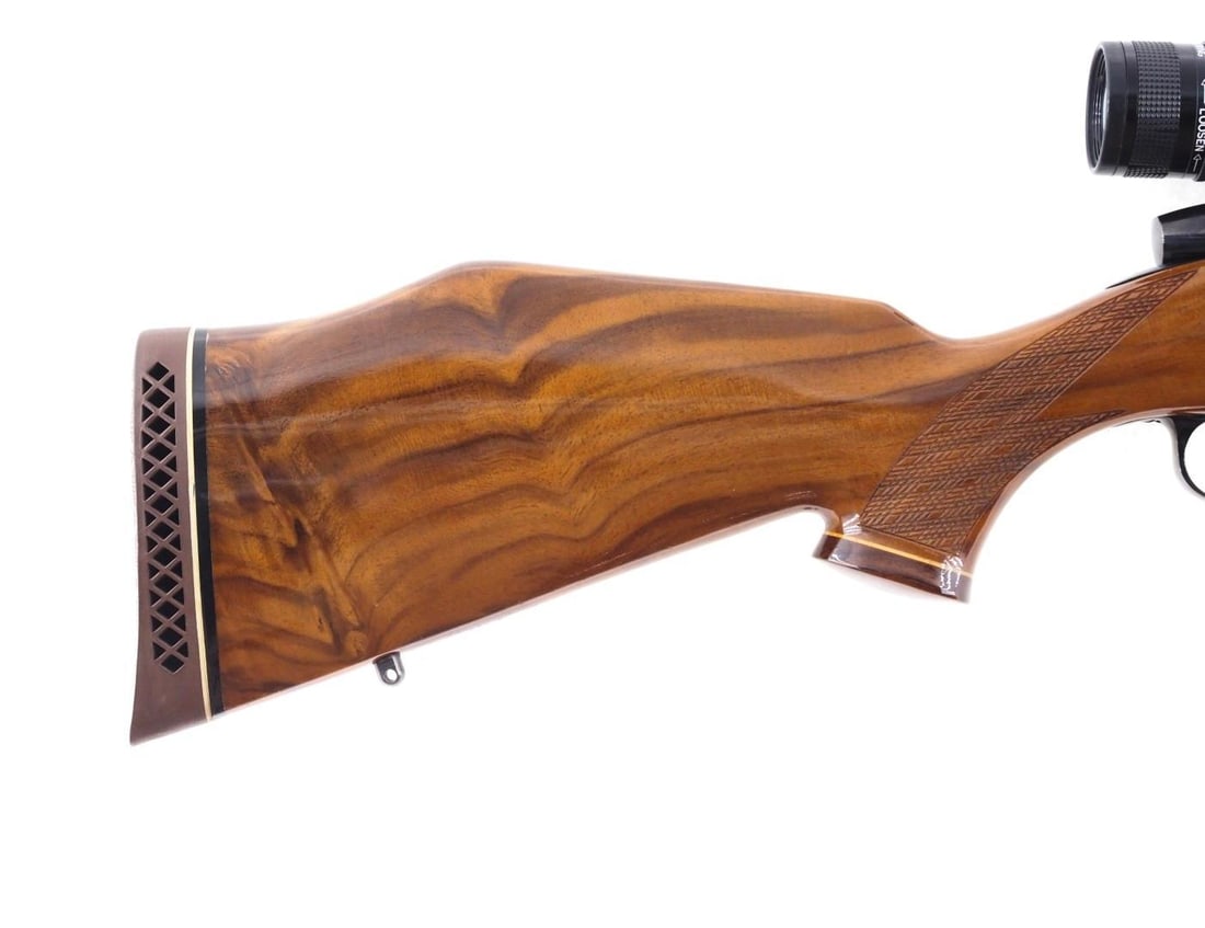 Weatherby Mark V Rifle - 4
