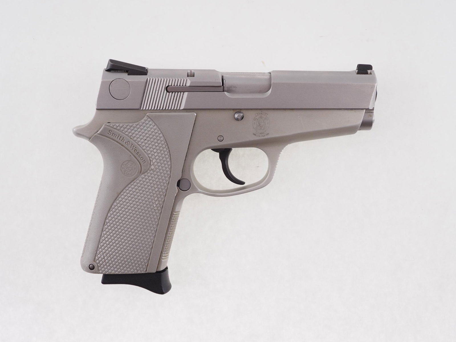 Smith & Wesson Model 3913 Pistol - 3