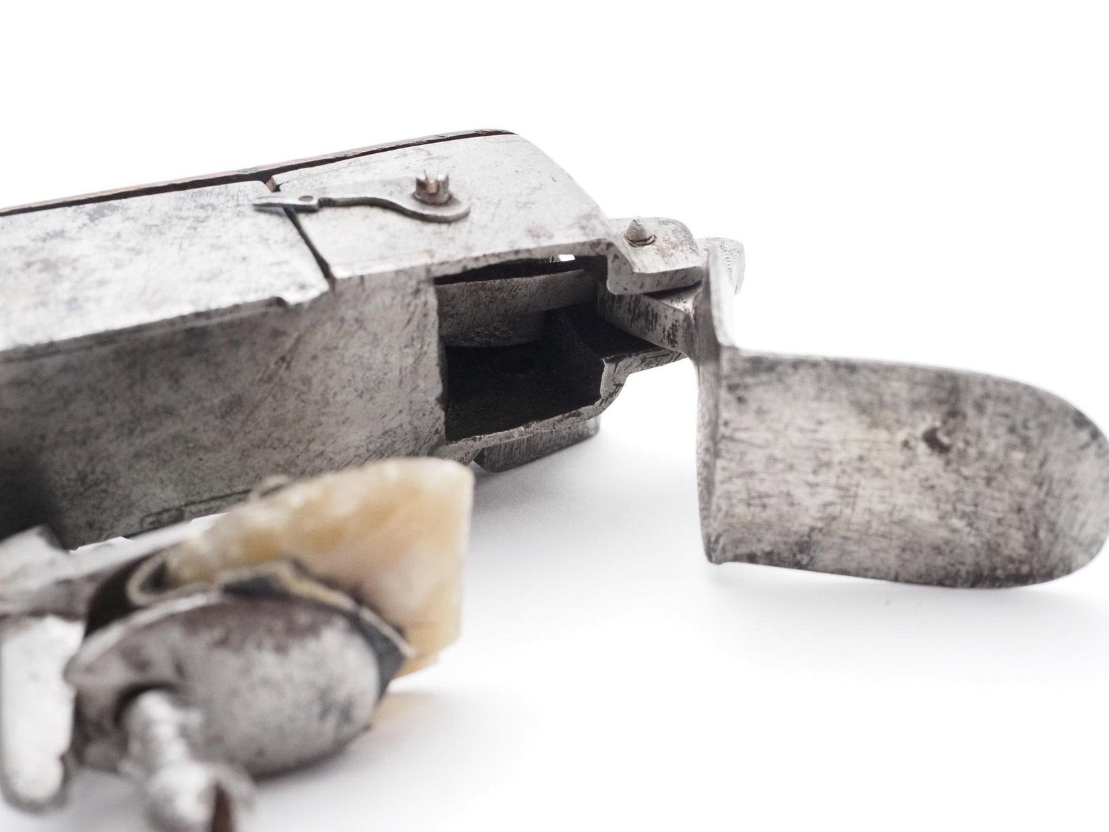 Flintlock Tinder Lighter - 7
