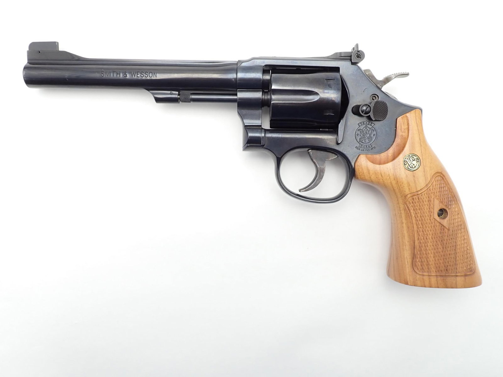 Smith & Wesson 48-7 Revolver (1 of 17)