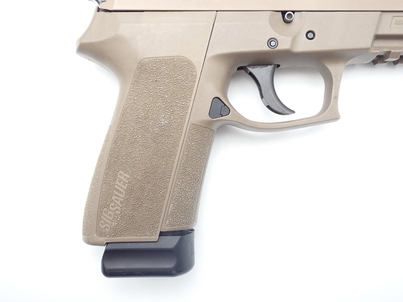 Sig Sauer SP2022 Pistol - 3