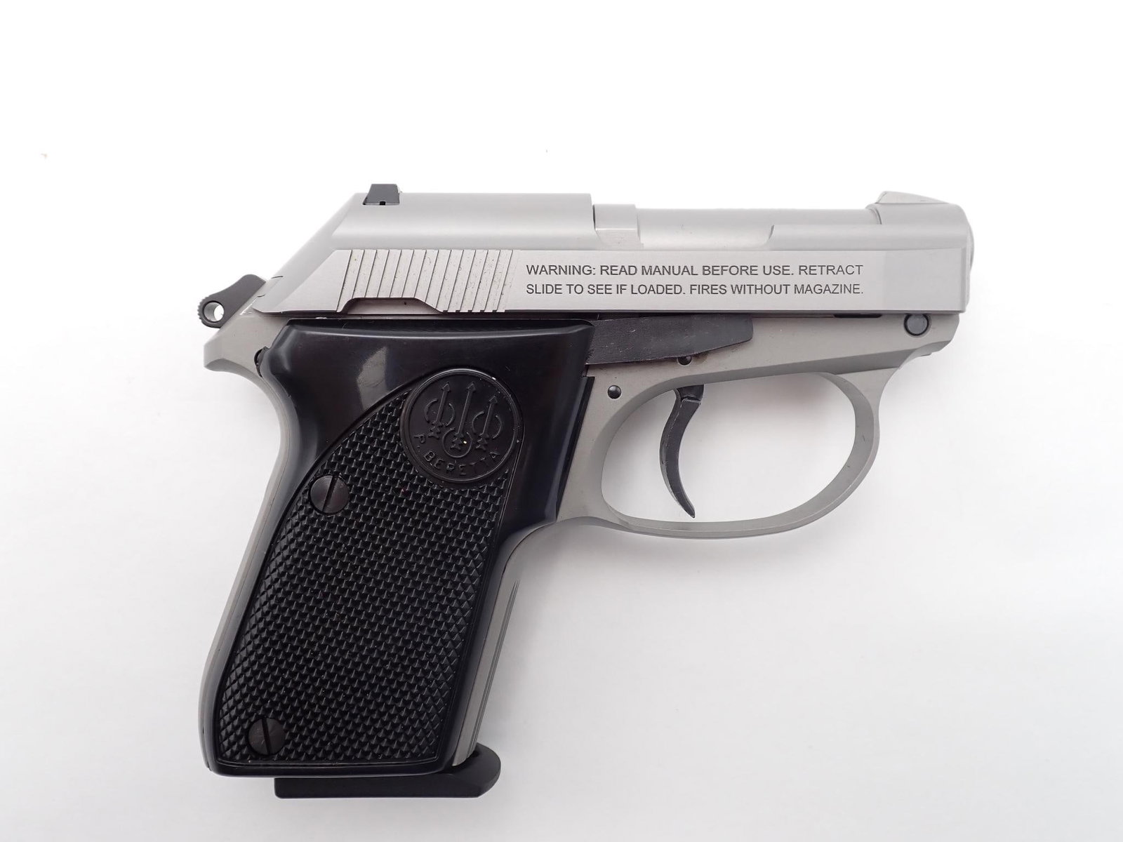 Beretta 3032 Tomcat Pistol: SN: DAA014358CA Cal: .32 ACP Action Type: Semi Auto Barrel Length: 2.5" Sights/Optics: Factory open sights Stock: Grey alloy frame Finish: Grey stainless slide and barrel Finish Cond: Original Bore: