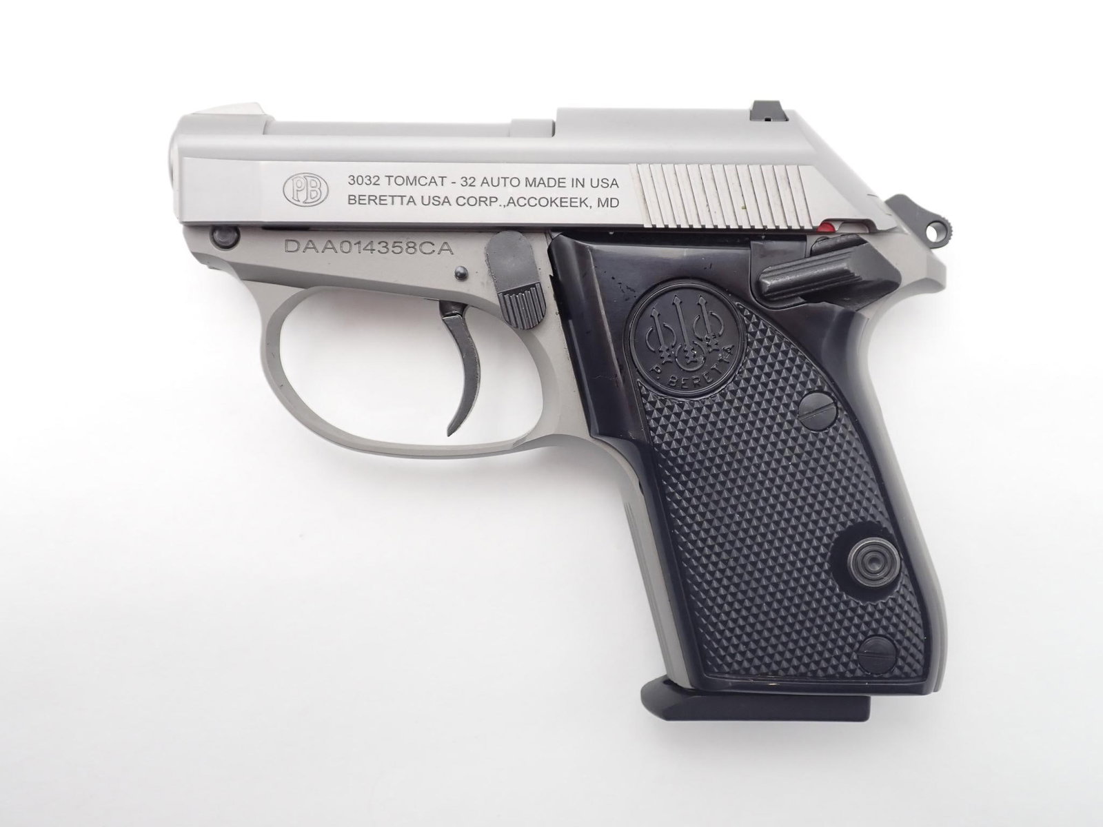 Beretta 3032 Tomcat Pistol - 2