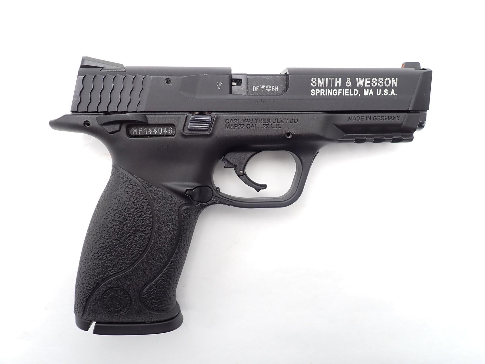 Smith & Wesson M&P 22 Pistol (1 of 13)