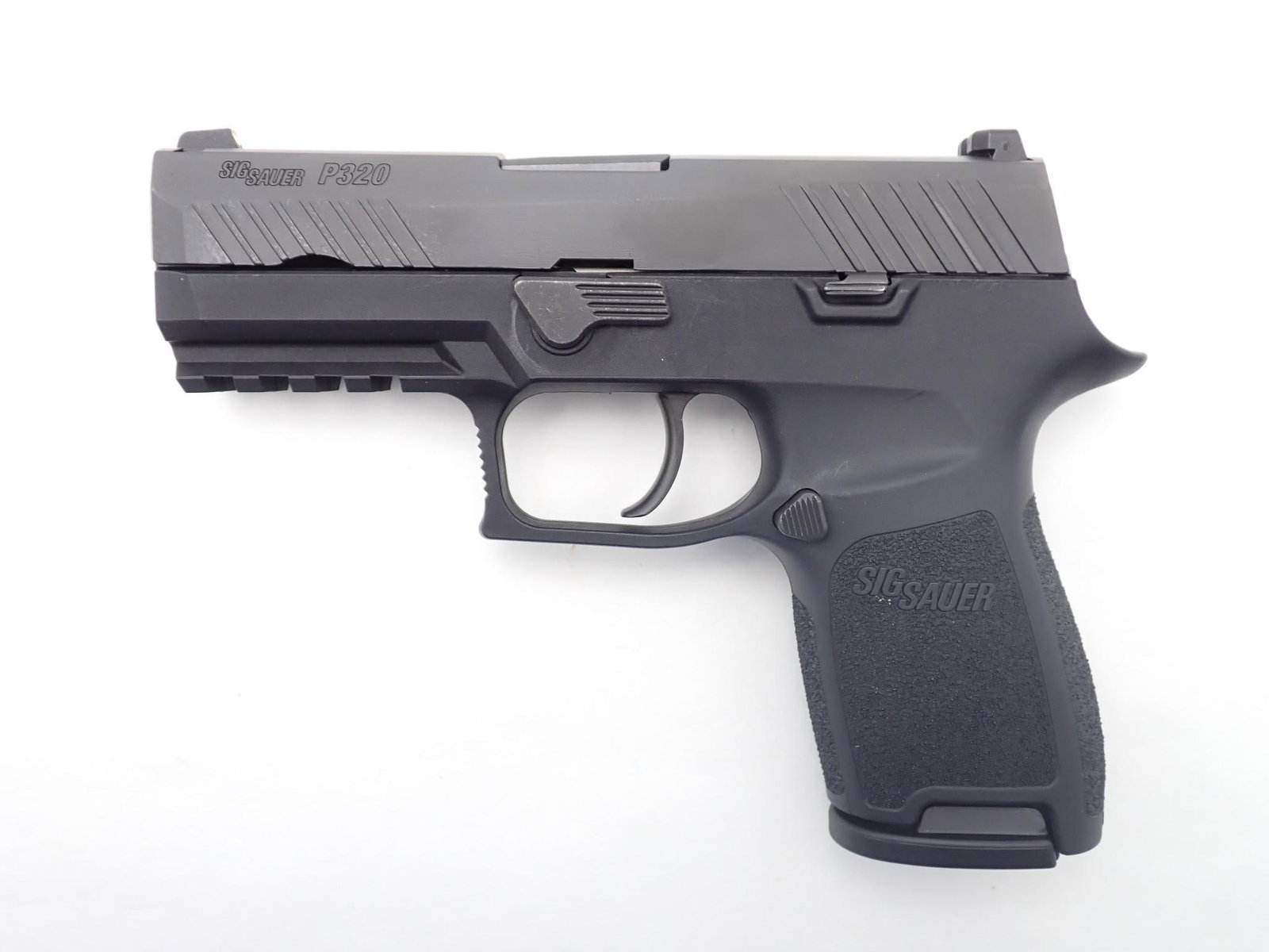 Sig Sauer P320 Pistol - 2