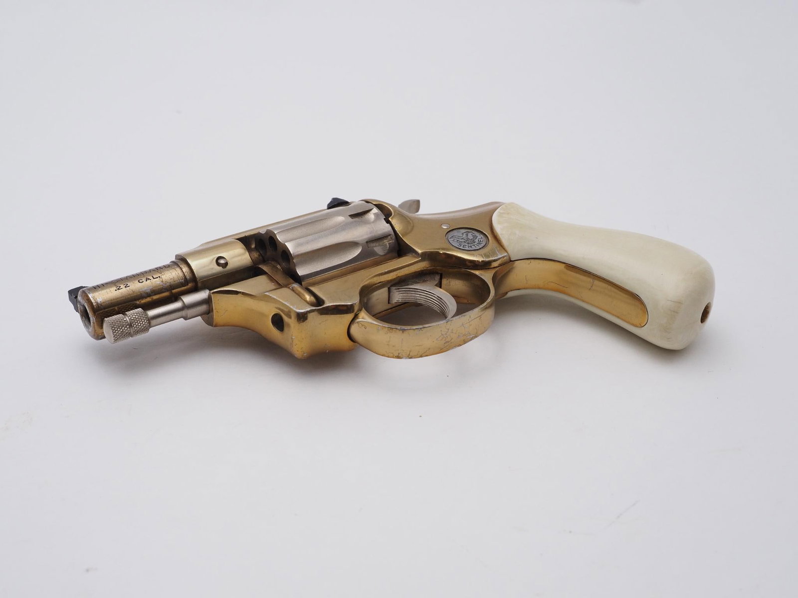 High Standard R-101 Revolver - 10