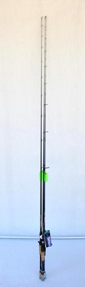 (3) Castaway Fishing Rods: Skeleton SKN-7MH, Skeleton SKN-DSM7, Carbon Extreme CXSMS-7