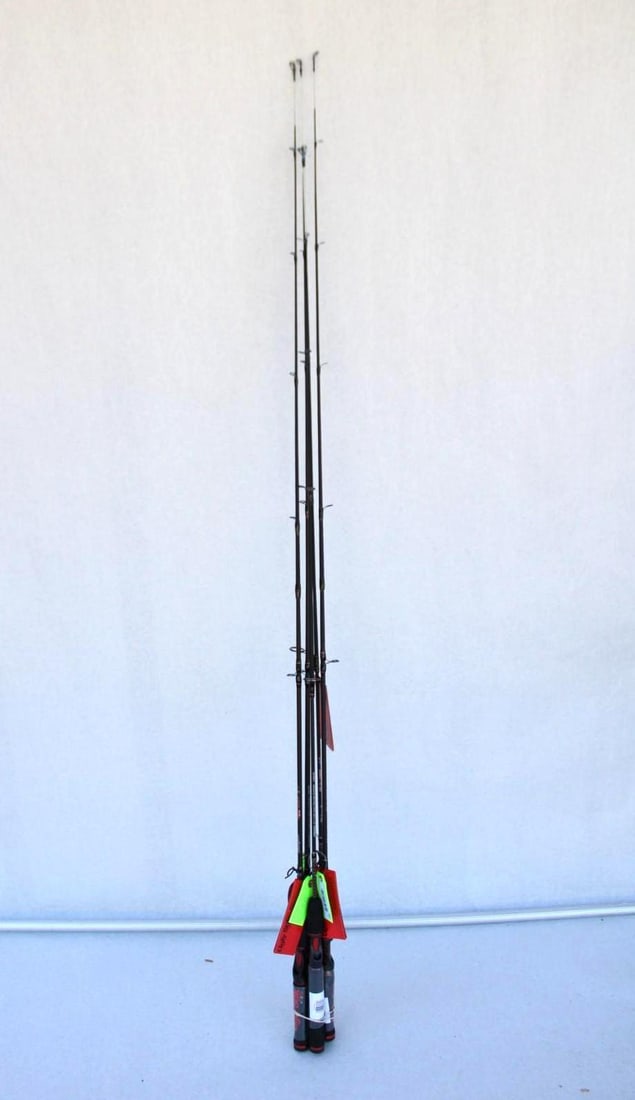 (5) Shakespeare Ugly Stik GX2 Fishing Rods (1 of 8)