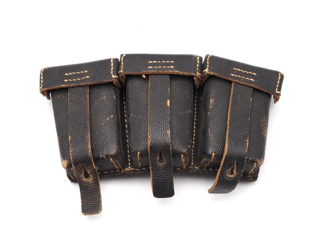 Late-War German K98 Ammo Pouch (1 of 4)