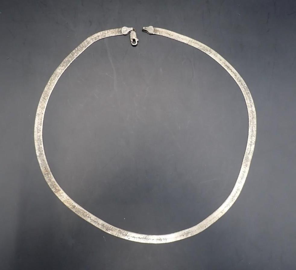 Sterling Silver Necklace: 18" in length, 12.7 grams