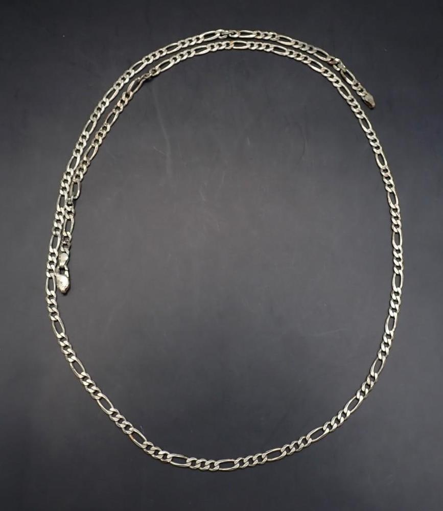 Sterling Silver Necklace: 28" in length, 15.5 grams, the clasp needing to be reattached