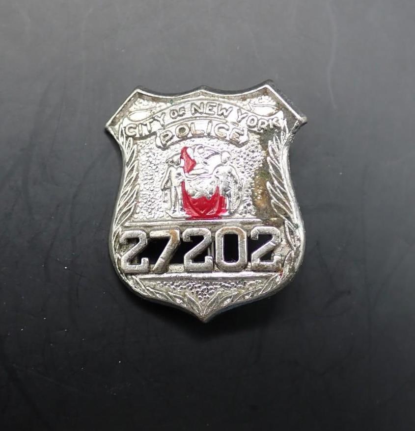 (2) New York Badges - 4