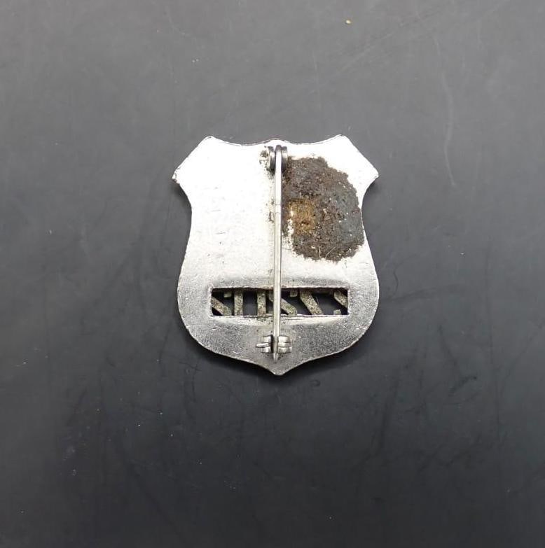 (2) New York Badges - 5