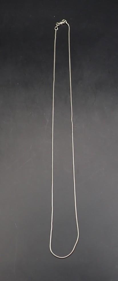 14K White Gold Necklace: 18" in length, 3.45 grams
