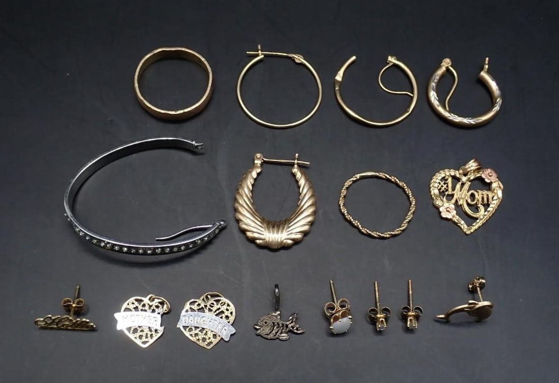 (16) 14K Yellow & White Gold Jewelry Articles: 9.38 grams total weight