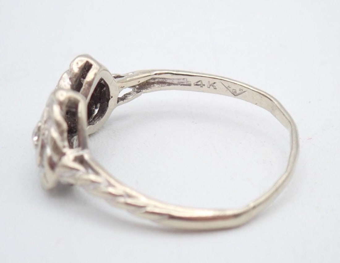 14K White Gold and Diamond Ring - 3
