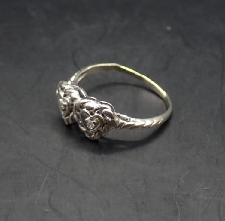14K White Gold and Diamond Ring - 5