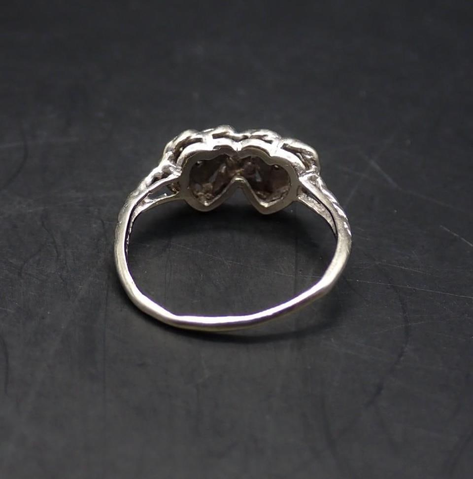 14K White Gold and Diamond Ring - 7