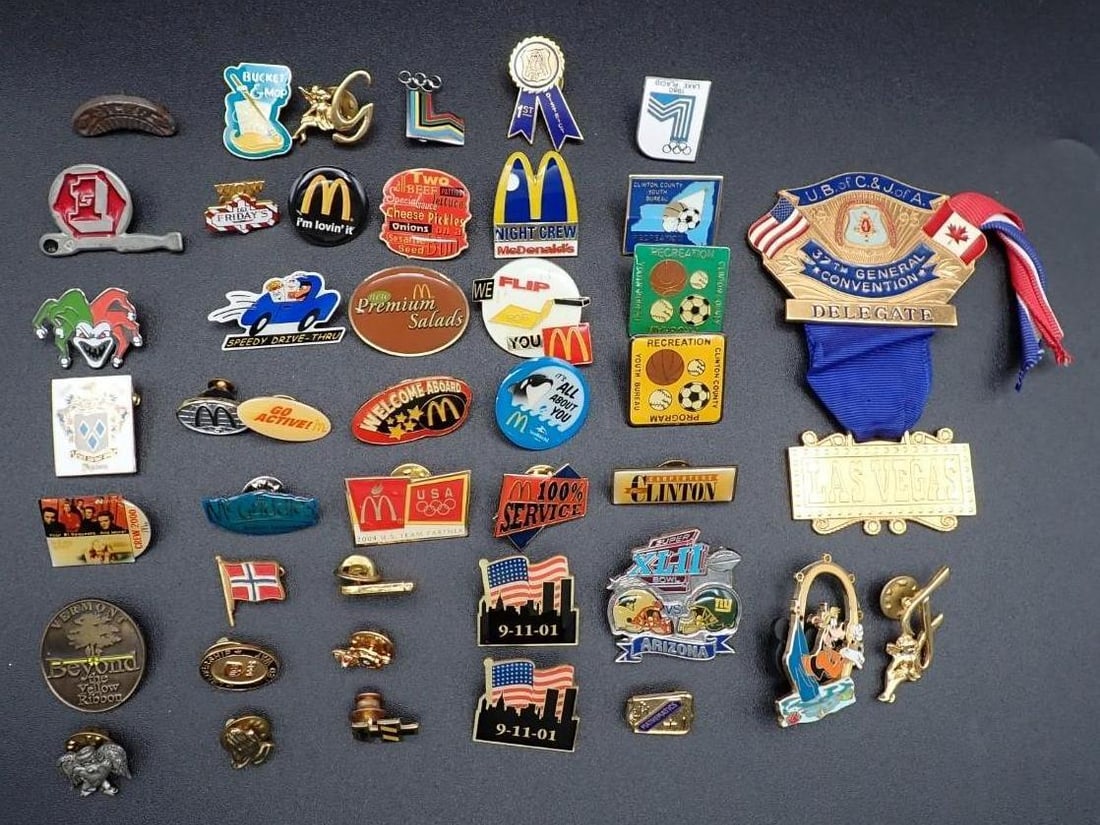 (42) Collectible Pins (1 of 5)