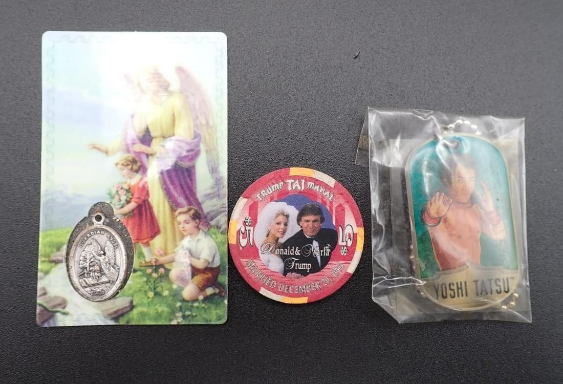 Collectibles Lot - 8
