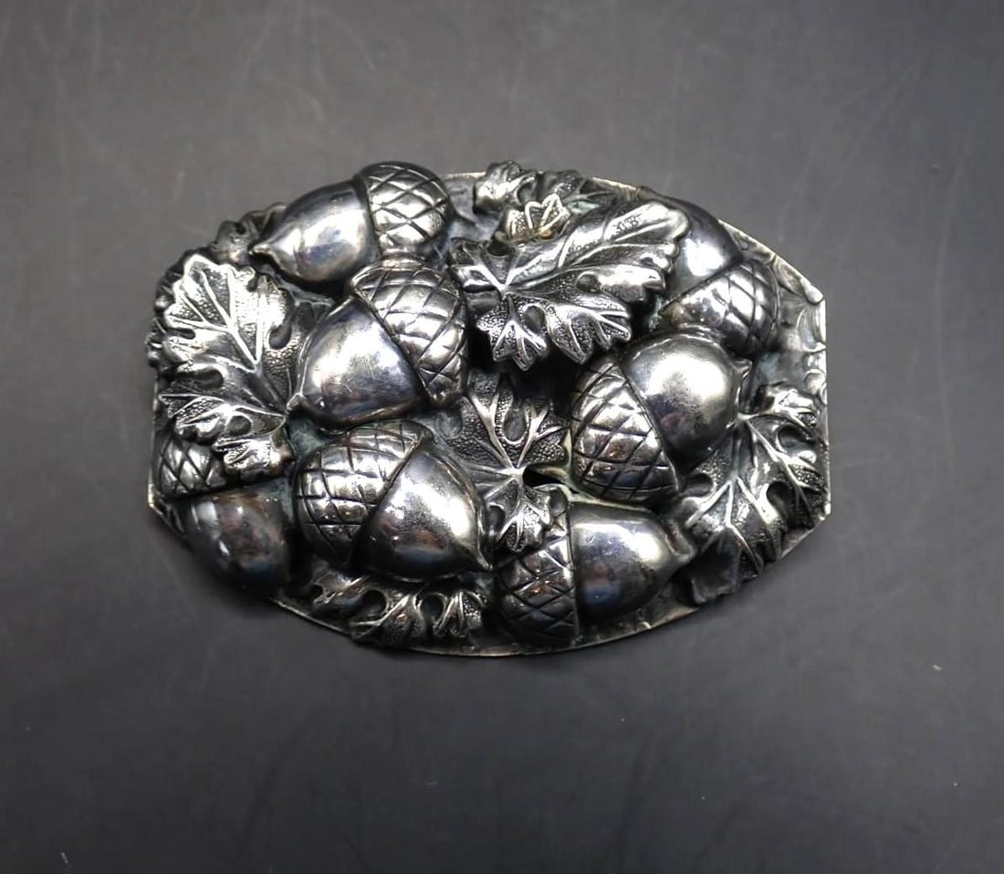 Silver Acorn Cluster Brooch: 63mm x 46mm; content unknown; 32.9 grams