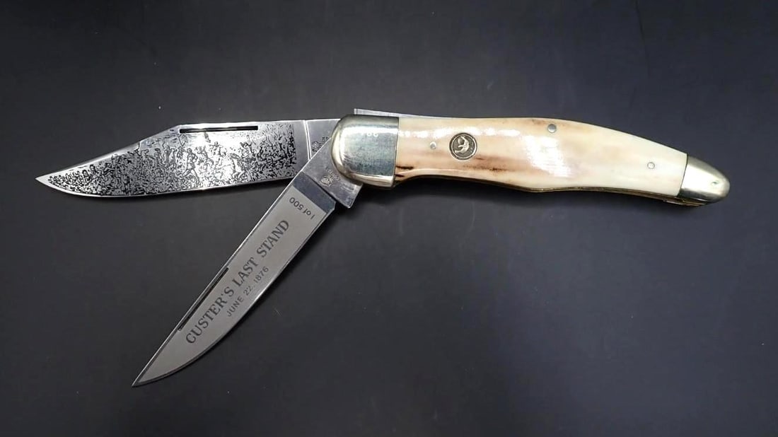 Hen & Rooster 512 PS Commemorative Folding Knife: "Custer's Last Stand" two blade; 218/500; 9.25" overall length; with leather sheath